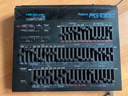 Roland-PG1000